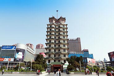 摄图网_501278459_banner_河南郑州二七纪念塔（企业商用）