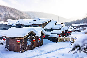 摄图网_501184093_banner_东北雪乡小木屋（企业商用）