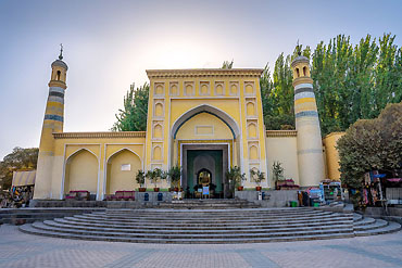 370-2023-摄图网_502363494_banner_新疆喀什古城艾提尕清真寺（企业商用）