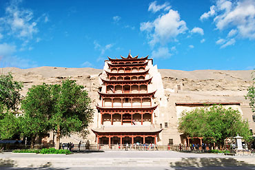 2023-摄图网_501784036_banner_莫高窟景区环境（企业商用）11