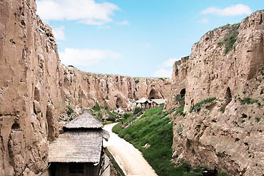 2023-摄图网_502475784_banner_宁夏银川旅游景点水洞沟大峡谷航拍5A（企业商用）副本