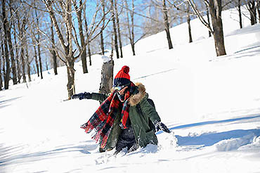 2023-摄图网_500789909_banner_玩雪（企业商用）